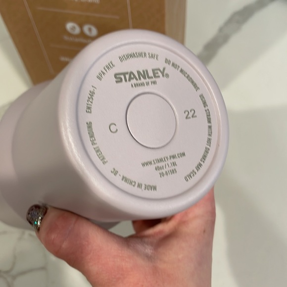 Stanley - ABALONE 40 oz. Adventure Quencher Travel Tumbler (Purple) - NWT! - Picture 8 of 9